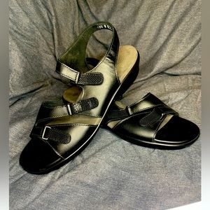 SAS Tripad Comfort sandals black, Velcro strap Made in USA